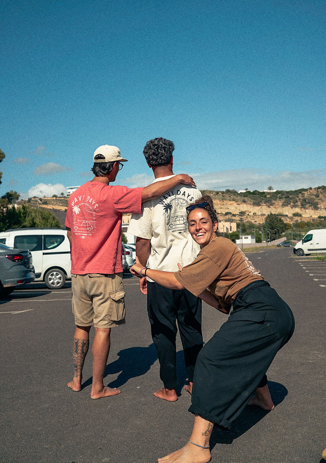 surf house t-shirts friends