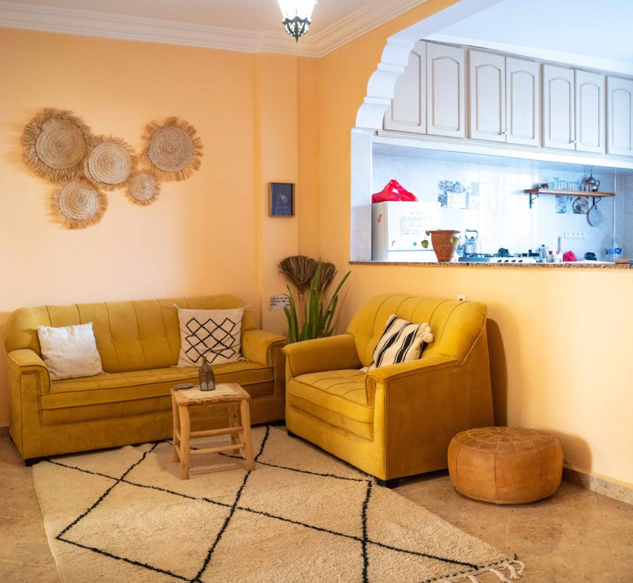 surf house lounge room tamraght